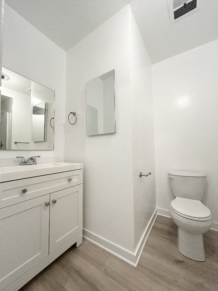 Building Photo - 1534 10th St