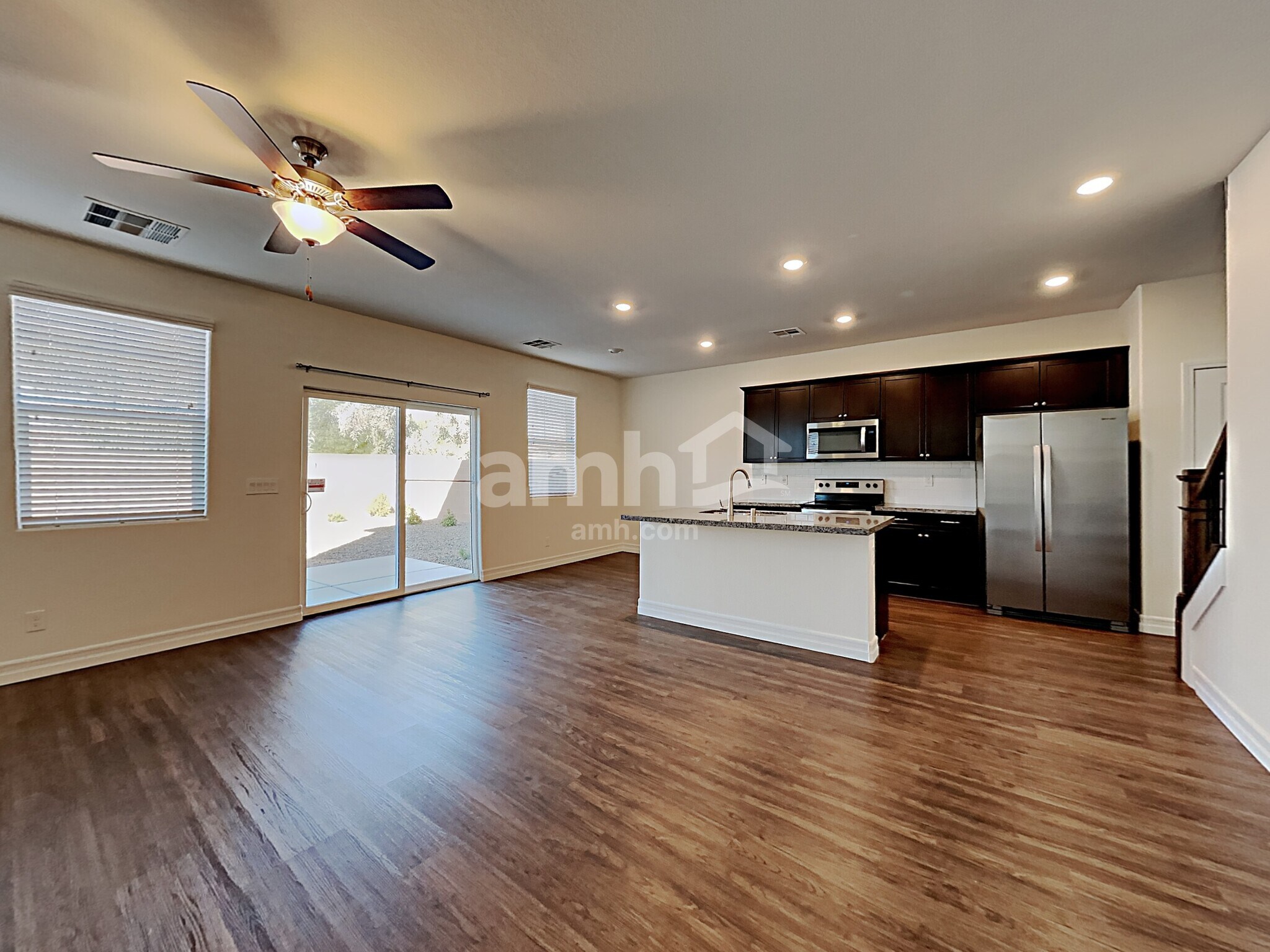 Building Photo - 9875 S Eastern Ave