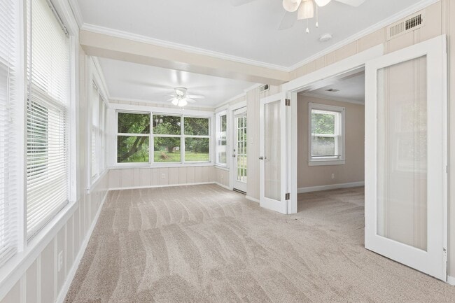 Building Photo - Water Views, Hampton, 3 bed 2.5 bath Ready Now!