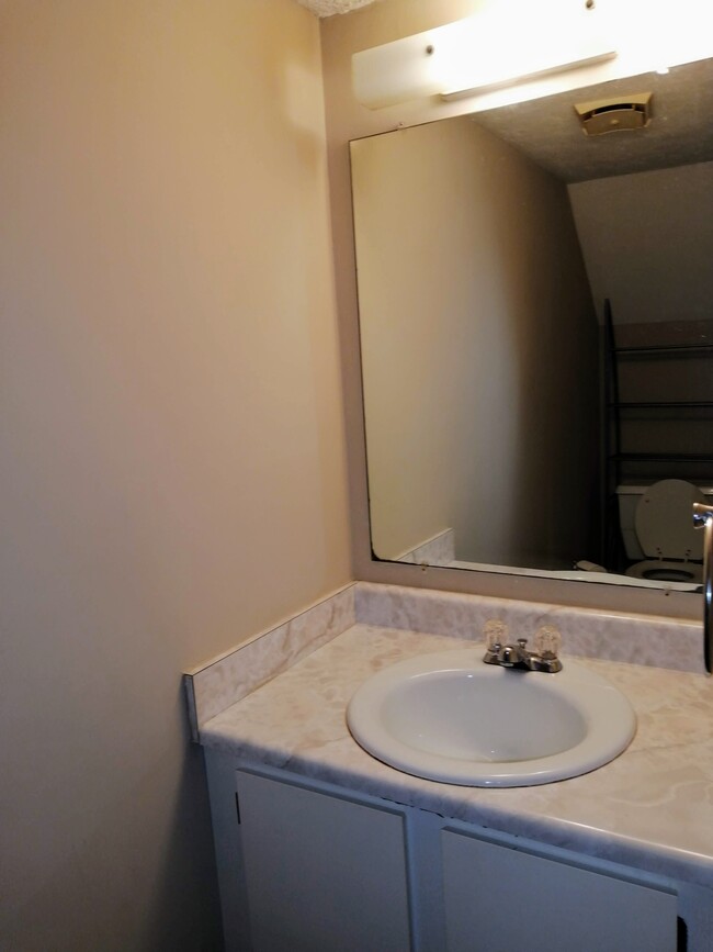 Building Photo - 515 Eastbrooke Ln