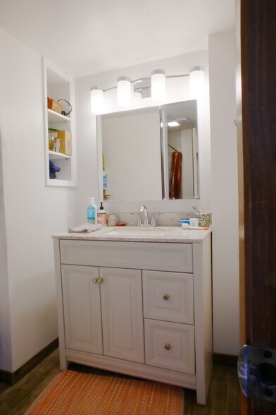 Building Photo - 2219 11th Ave W