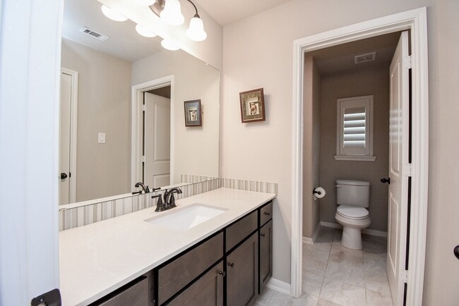 Building Photo - 10106 Cypress Path