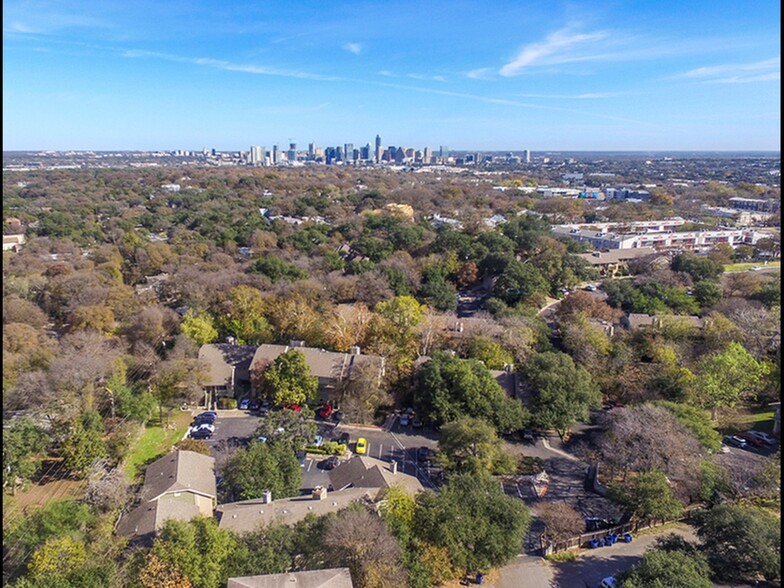 Minutes from Downtown Austin - Bartons Mill Apartments