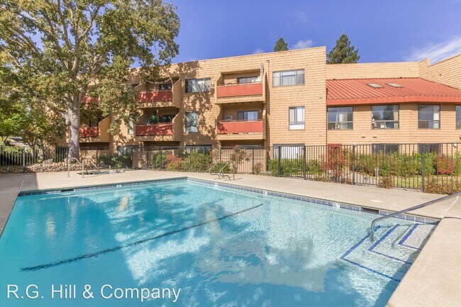 Building Photo - 1336 Boulevard Way