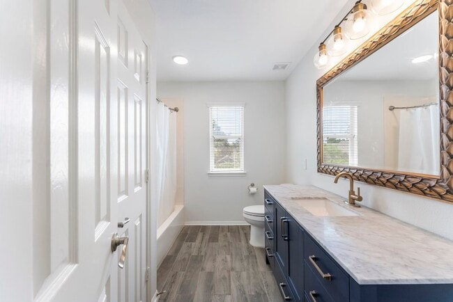 Building Photo - 2 Granite Path Pl