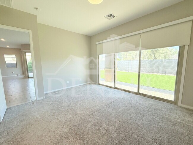 Building Photo - 1153 E Nolan Pl