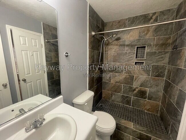 Building Photo - 1224 Longpoint Dr