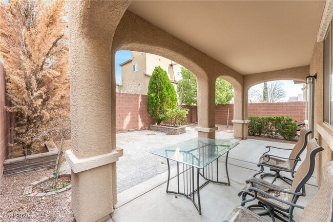 Building Photo - 10822 La Florentina Ave