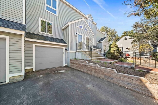 Primary Photo - 849 Boston Post Rd E