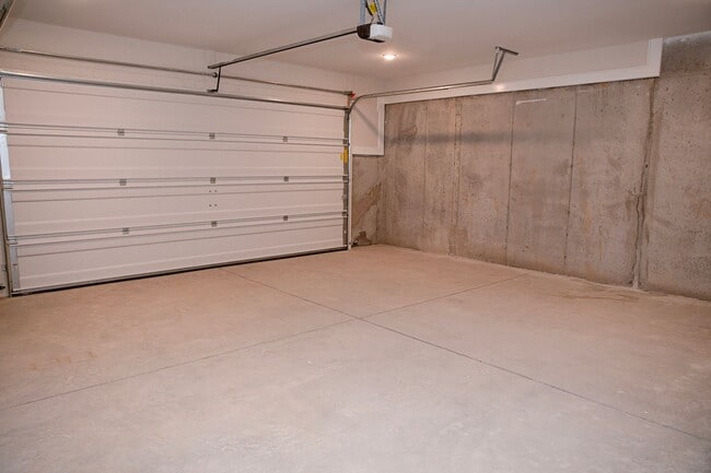 Building Photo - 8115 Chapel Hill Ln