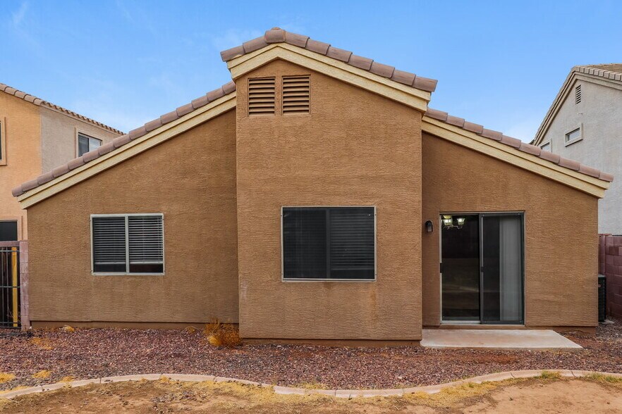 Building Photo - 5713 S 34th Ave