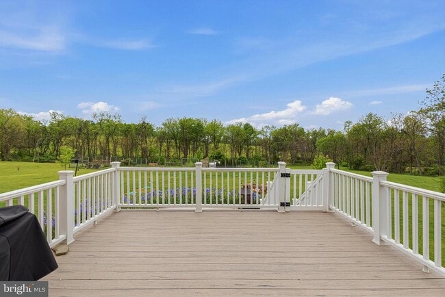 Building Photo - 40923 Browns Ln