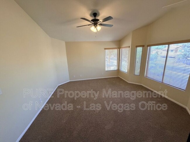 Building Photo - 266 Bluefield Ln