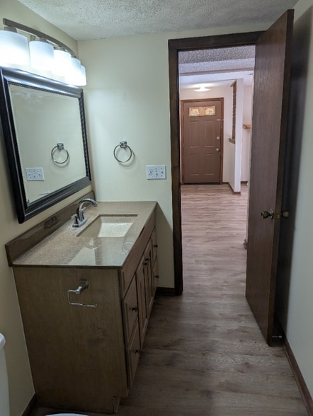 Building Photo - 4207 S 52nd St