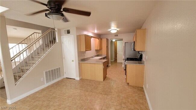 Building Photo - 453 Temple Canyon Pl
