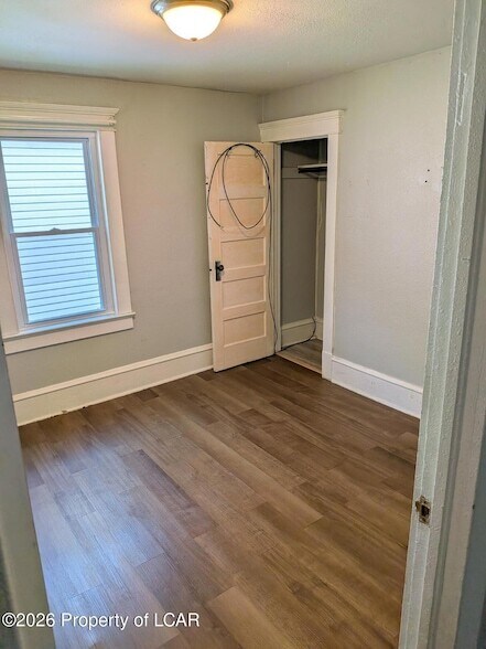 Building Photo - 203 Lyndwood Ave
