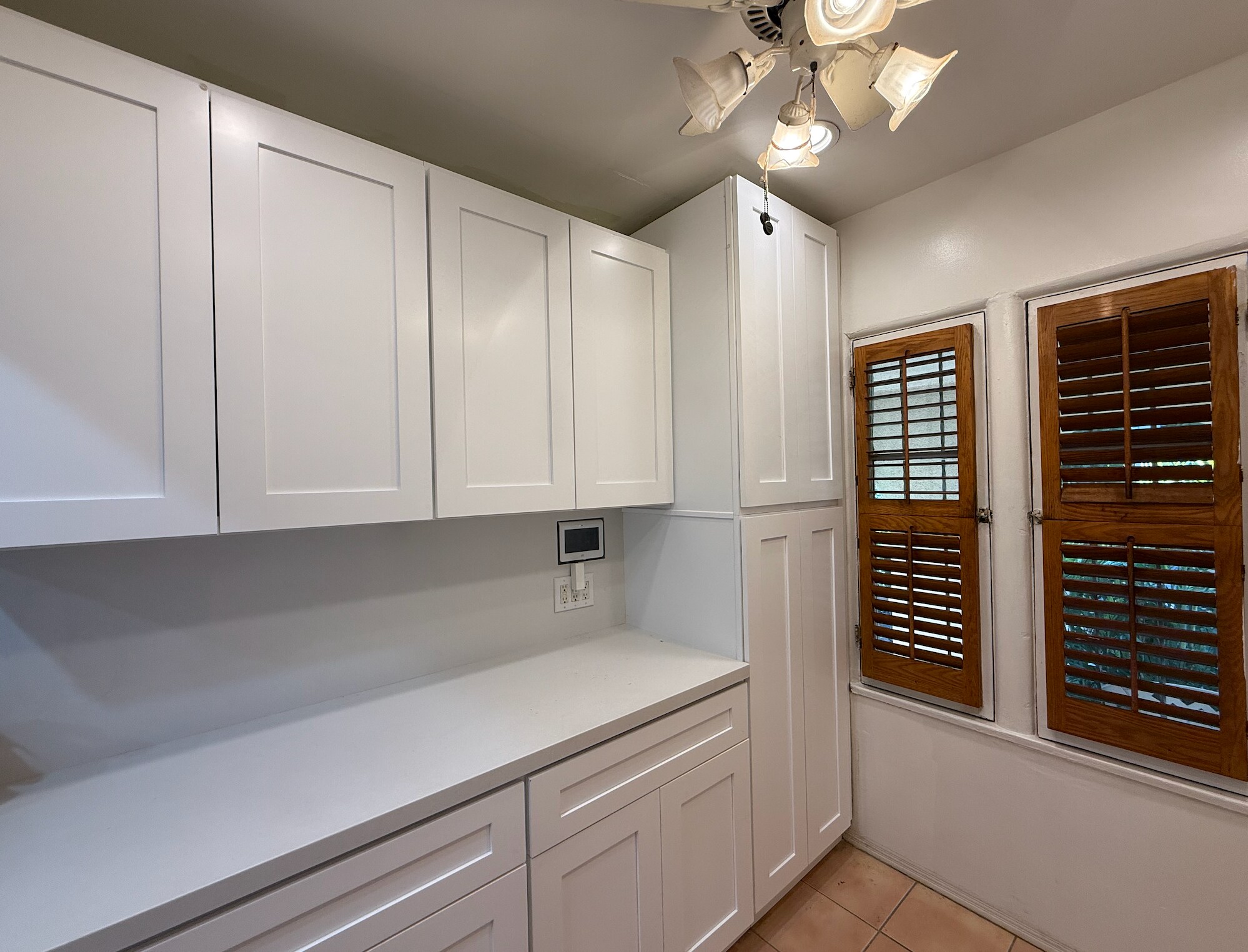 Kitchen Cabinets - 2934 Farmdale Ave