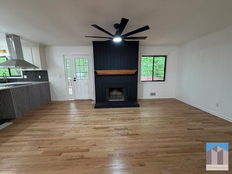 Building Photo - 2636 Whiteleigh Ct NE