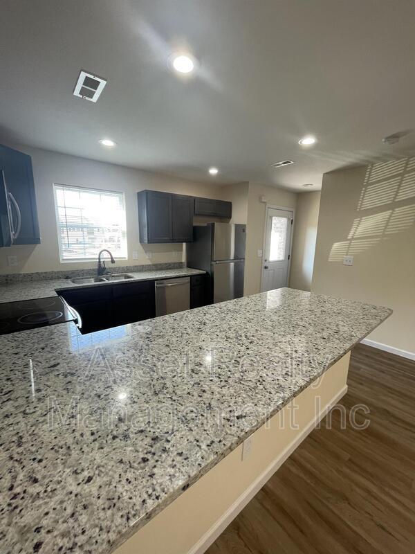 Building Photo - 923 Warrior Hill Dr