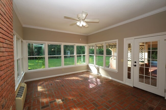 Building Photo - 1054 Ridge Rd