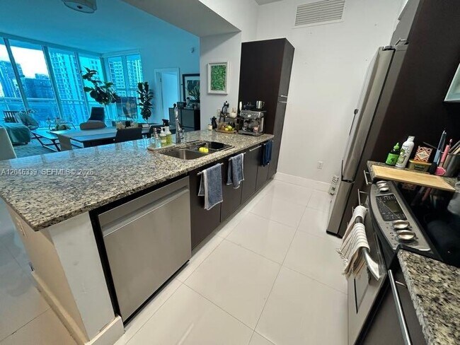 Building Photo - 951 Brickell Ave