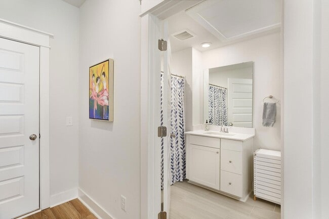 Building Photo - 1515 Martel St