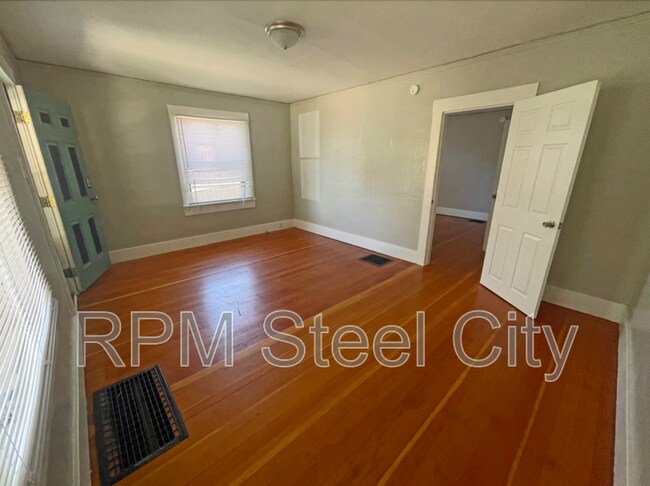 Primary Photo - 1728 Carteret Ave