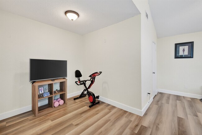 Building Photo - 3200 S Gessner Rd