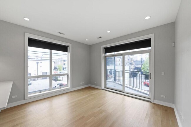Building Photo - 1 bedroom in Chicago IL 60657