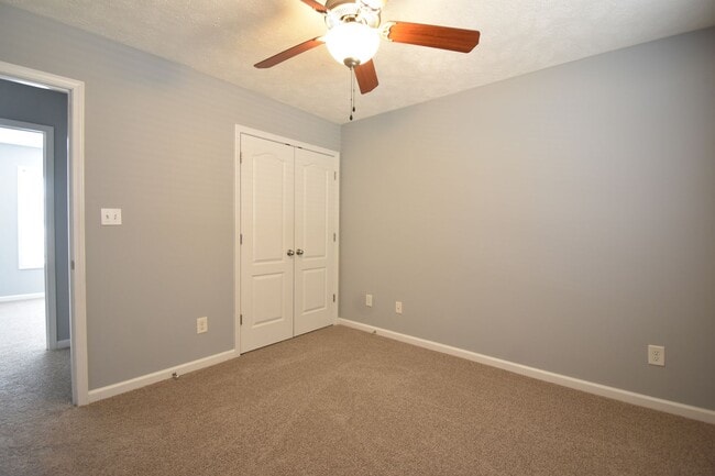 Building Photo - 3 BEDROOM 2 BATHROOM - PETS CONSIDERED