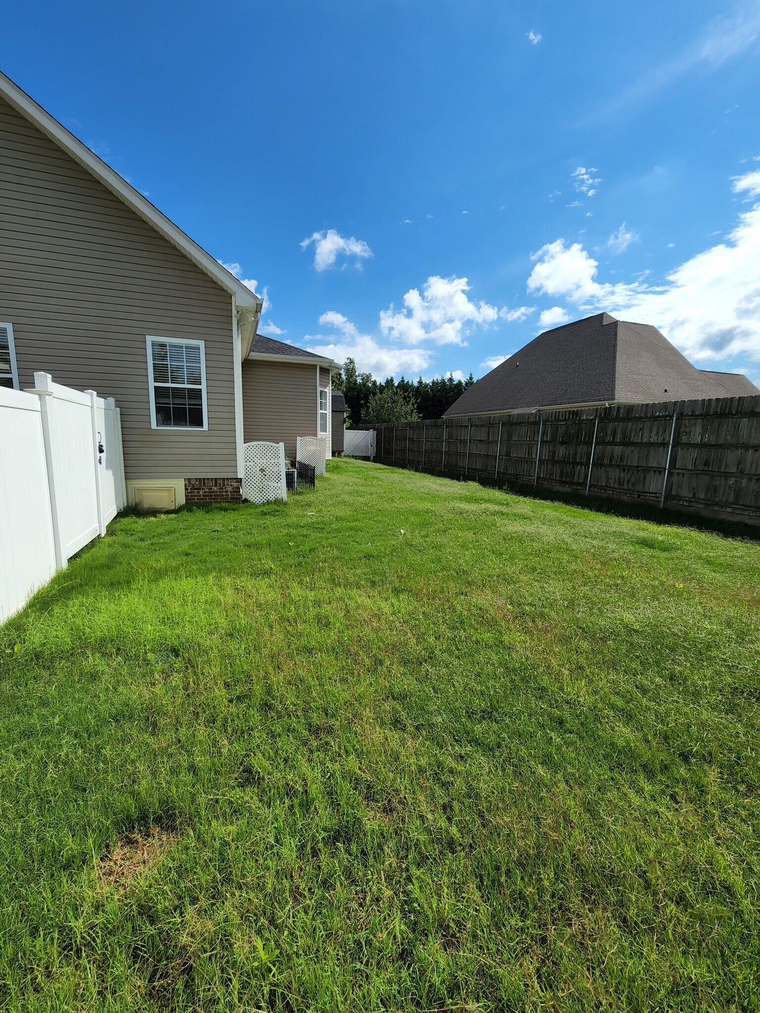 Building Photo - 7629 Prince Dr