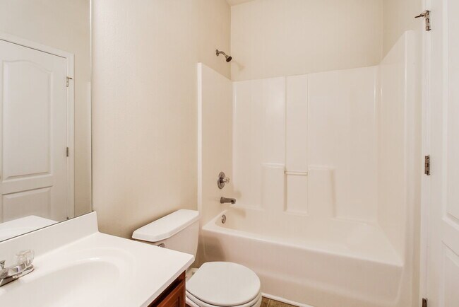 Building Photo - 6593 Silk Tree Pointe