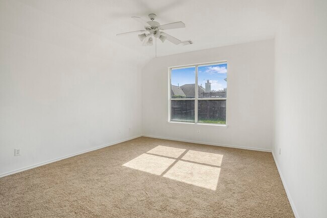Building Photo - 18134 Stone Trail Manor Dr