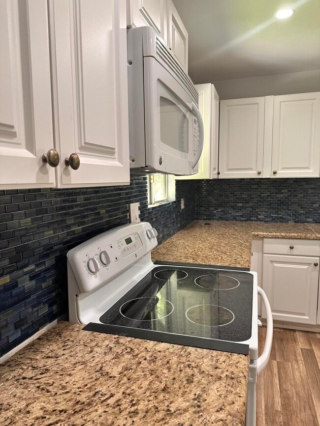 Building Photo - 11898 Cove Pl