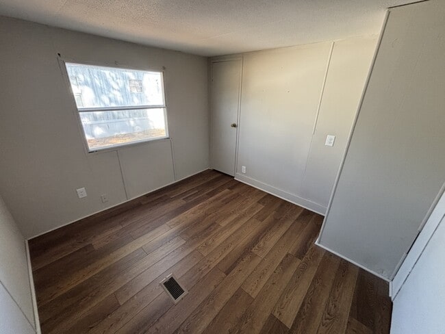 Building Photo - 300-27 Ricks Road