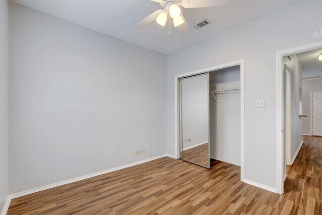 Building Photo - 2804 Rio Grande St