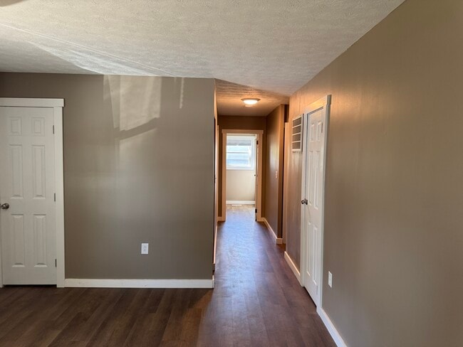 Building Photo - 345 Frayne Dr