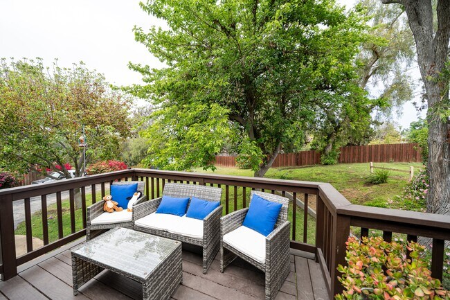 Building Photo - 3709 Avenida Palo Verde