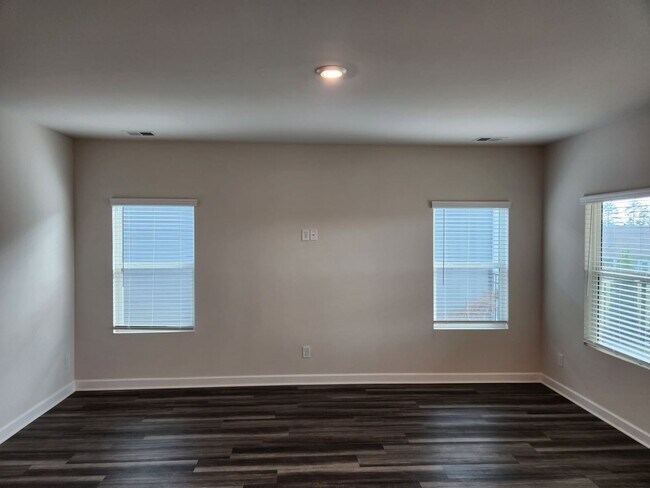 Building Photo - Charming 3-Bedroom, 2-Bathroom Single-Family Home in The Vineyards of Charlotte