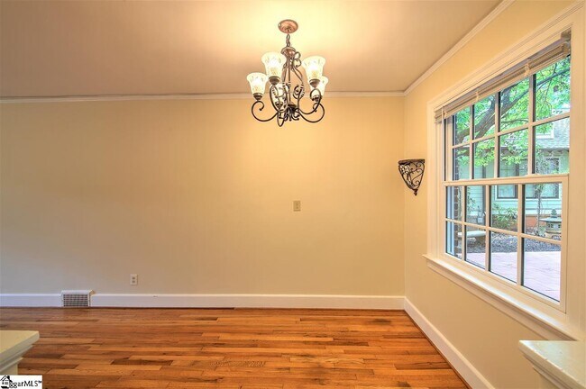 Building Photo - 10 Buist Ave