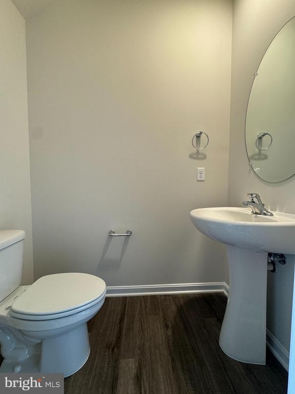 Building Photo - 102 Willett Holw St