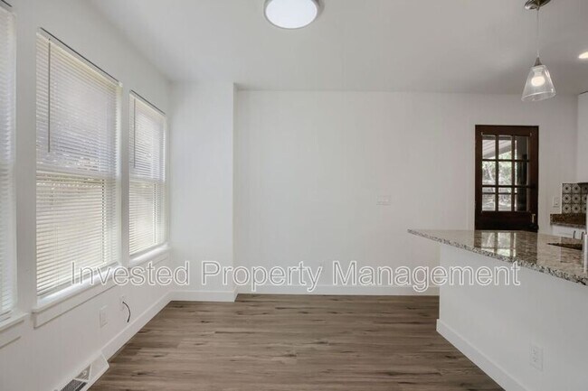 Building Photo - 6473 Newcombe Ct