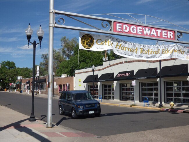 Building Photo - $0 DEPOSIT OPTION! CHARMING EDGEWATER 3 BED/2BATH HOME 3 BLOCKS FROM SLOAN'S LAKE