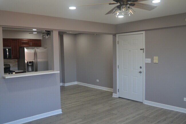 Building Photo - 7100 Laverne Ln