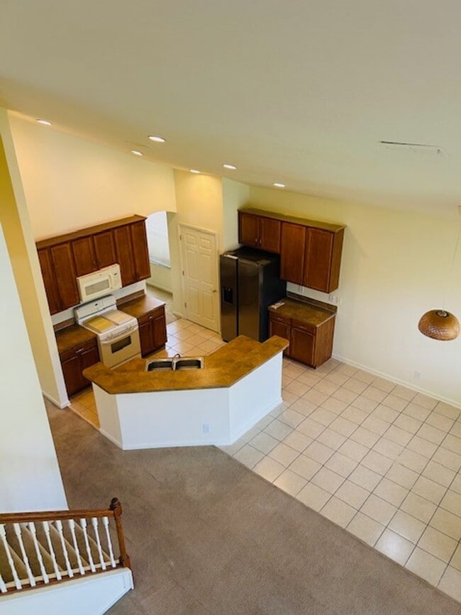 Building Photo - VICTORIA PARK 2-Story - 4 bedroom 2.5 bath 2 car garage AVAILABLE NOW - contact Karen Guardino, R...