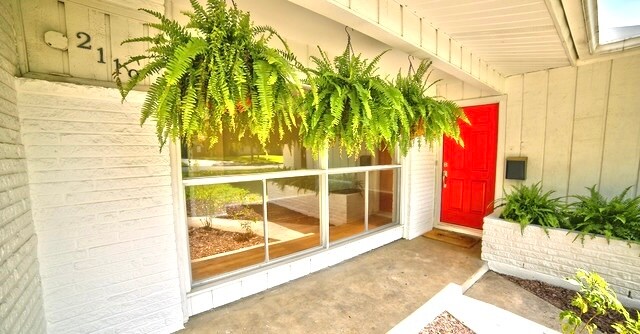 Building Photo - 2119 Flamingo Dr