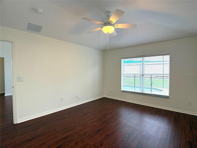 Building Photo - 538 Solana Cir