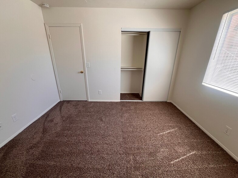 Building Photo - 1612 Fig Palm Ct