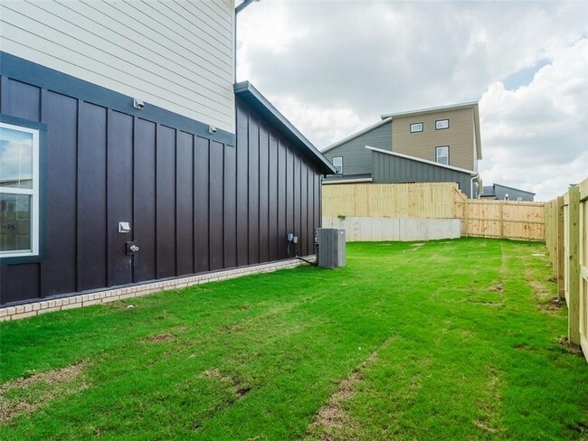 Building Photo - 1803 SW Casuarina Dr