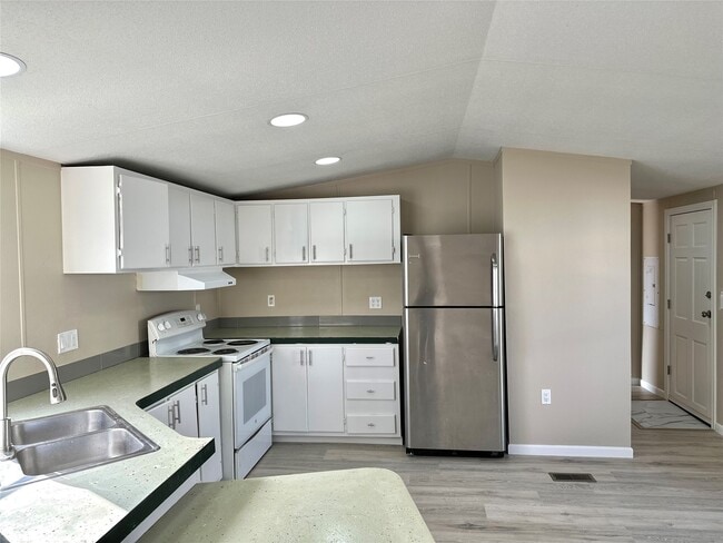 Building Photo - 4602 Durant Ave